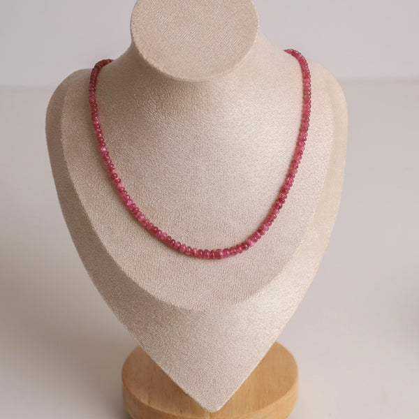 Rhea | Kette mit Edelsteinen Moony Creations
